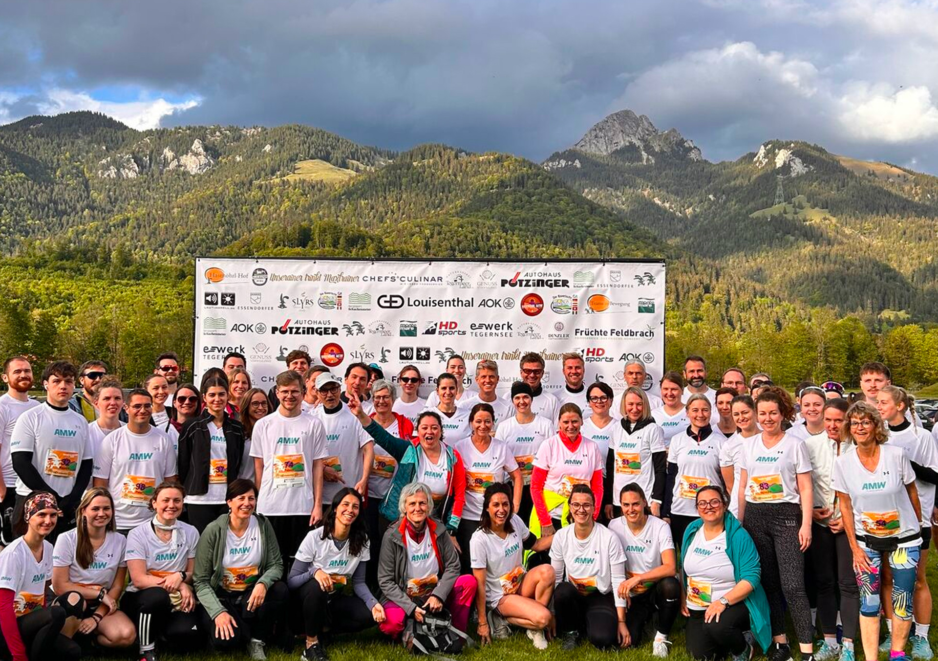 Group photo of the AMW participants in the Hasenöhrl Run