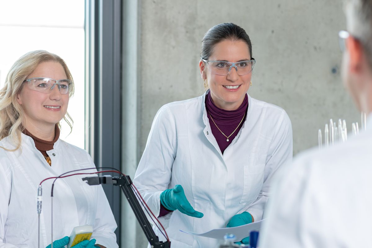 AMW Mitarbeiterin Stephanie, Quality Control