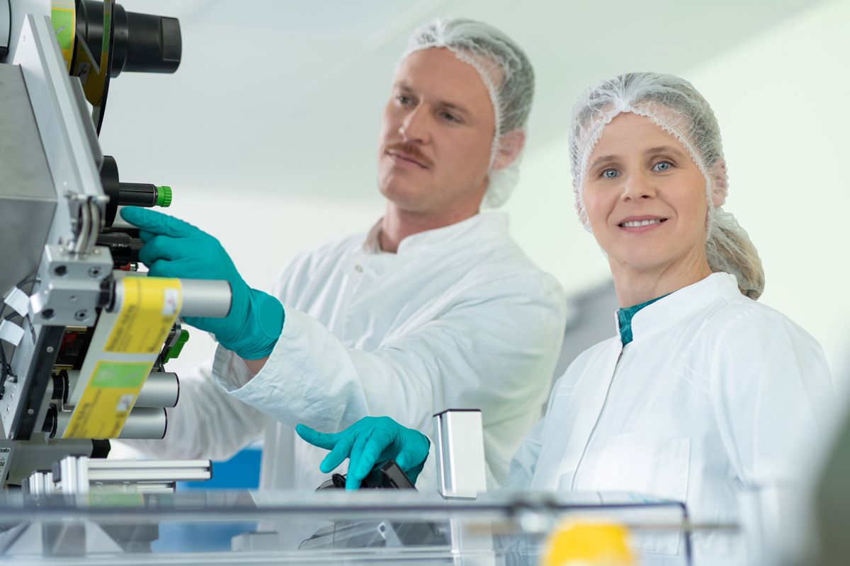 AMW Mitarbeiterin Alina, Production