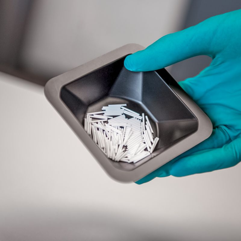 Implants in a laboratory vessel